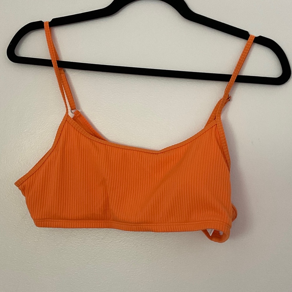 NWOT Hakara bikini top size large
